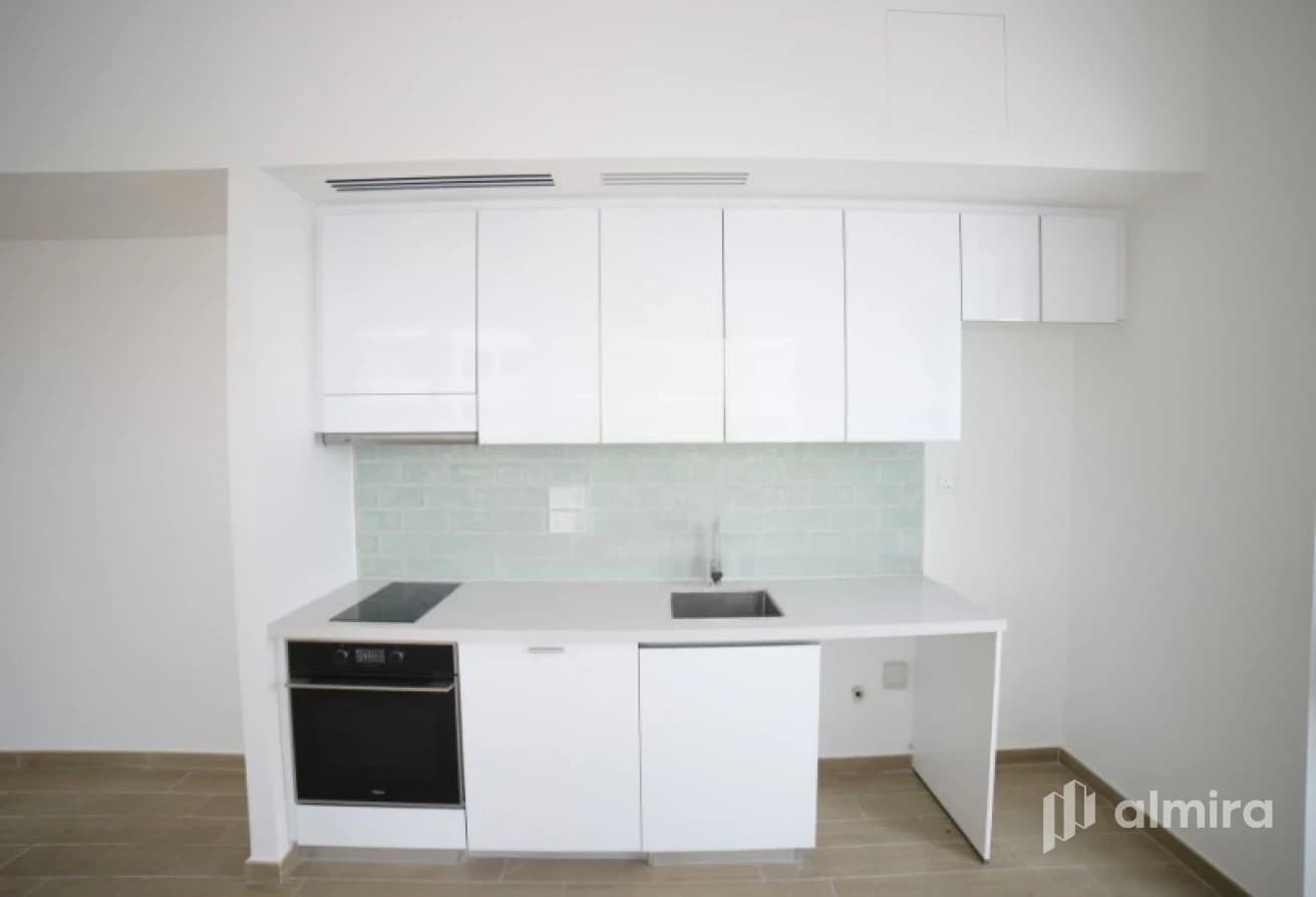 Good Condition | Studio w/ Balcony | Upcoming
