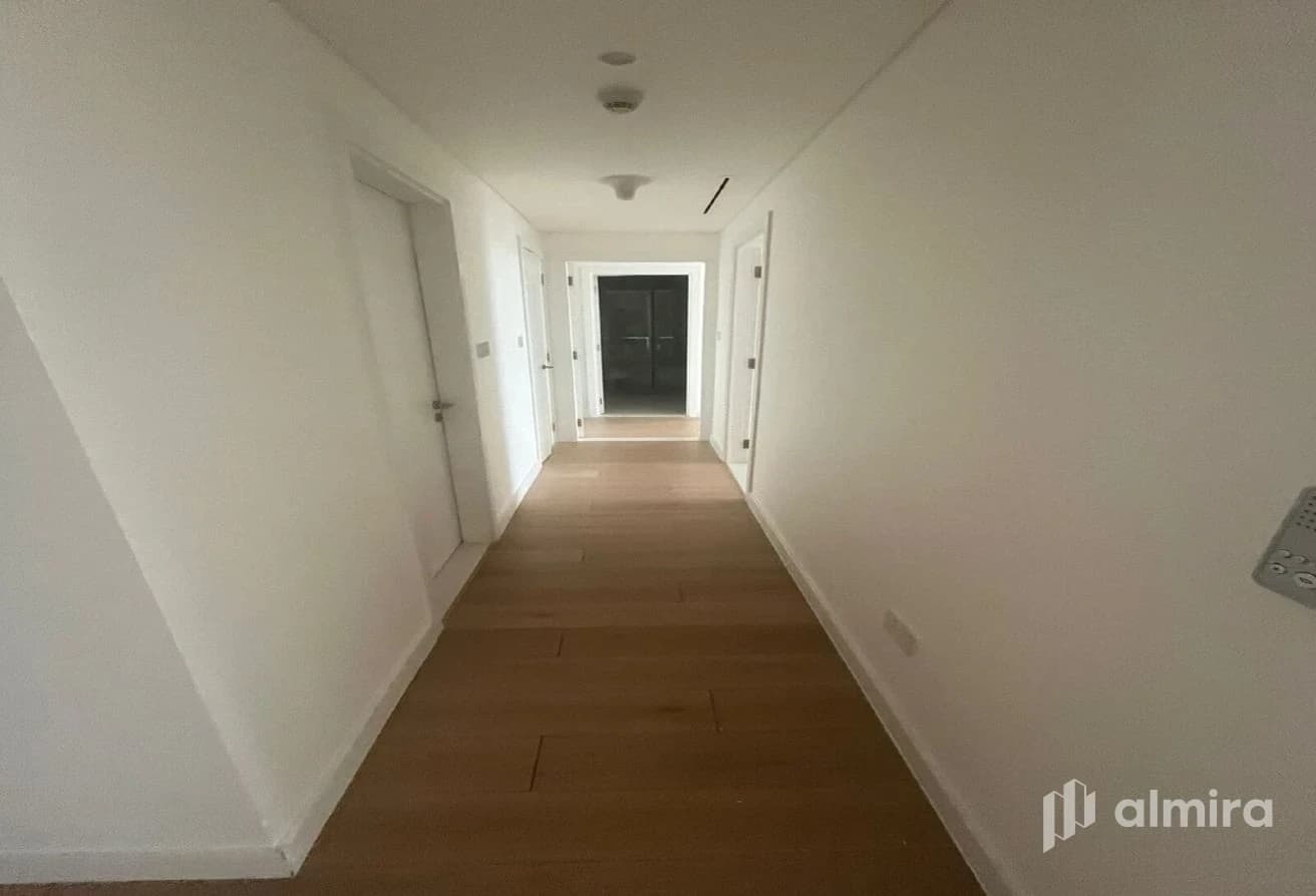 Elegant 2BR+M | Beach Access | Community View