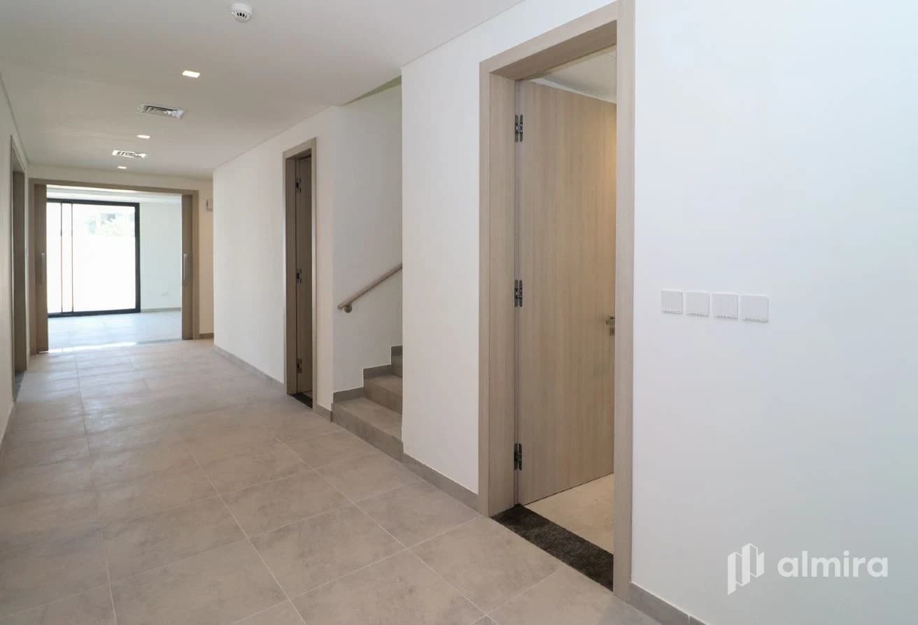 Single Row Corner | Brand New | Type C | Vacant
