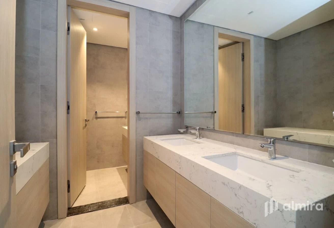 Single Row Corner | Brand New | Type C | Vacant
