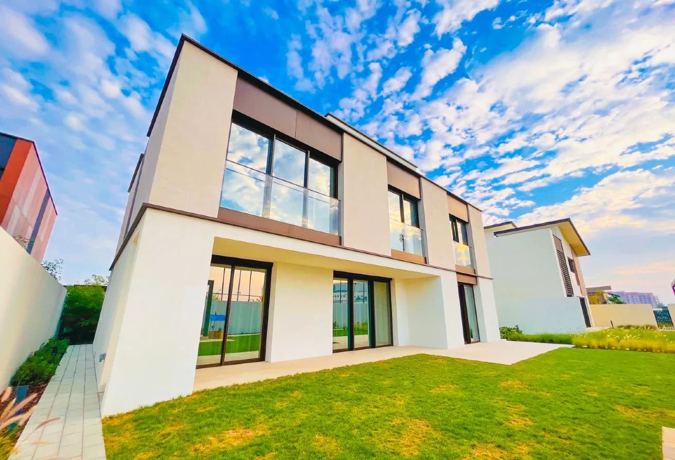 Modern Finishes | Attractive Offer | The Row Six