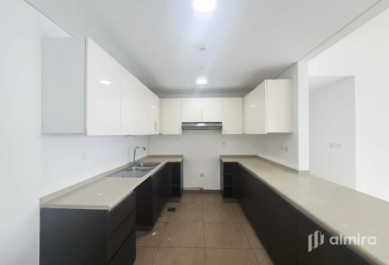 High Floor | Ready to Move In | Prime Location
