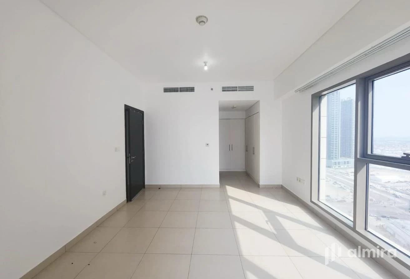 High Floor | Ready to Move In | Prime Location
