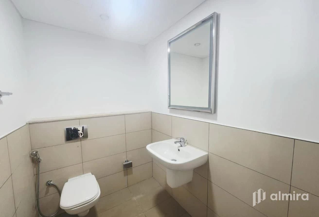 High Floor | Ready to Move In | Prime Location