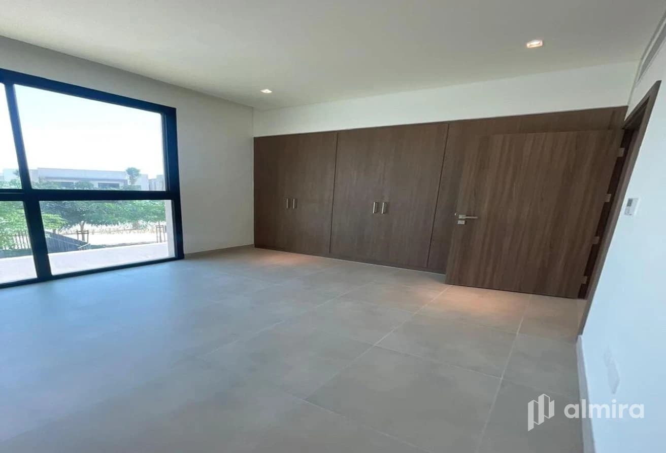Brand New | Single Row | Vacant | Prime Location