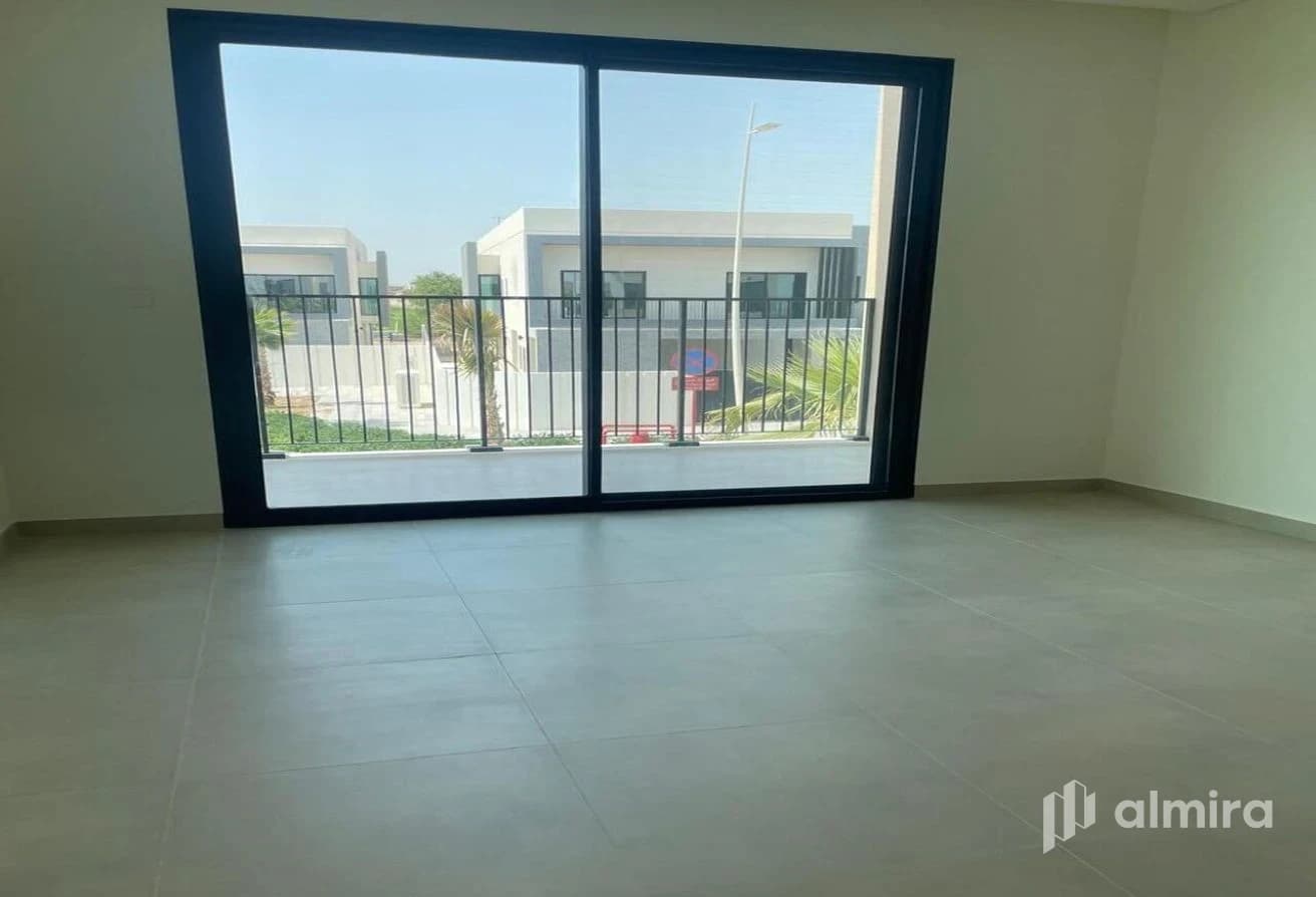 Brand New | Single Row | Vacant | Prime Location