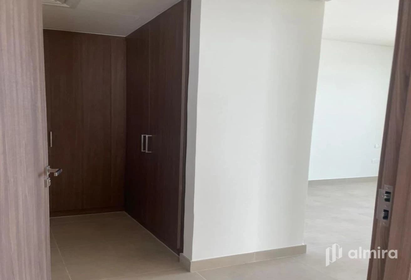 Brand New | Single Row | Vacant | Prime Location