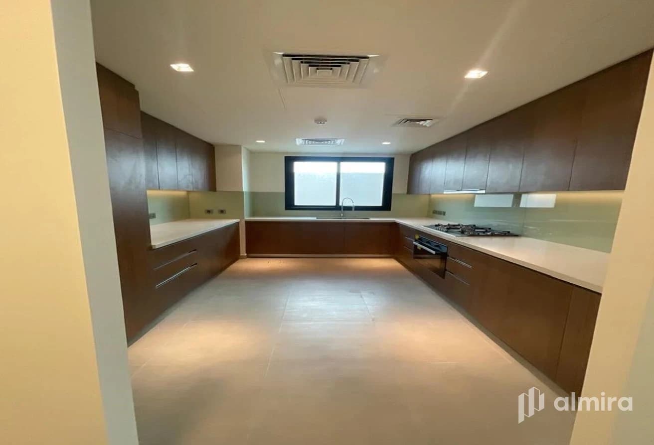 Brand New | Single Row | Vacant | Prime Location
