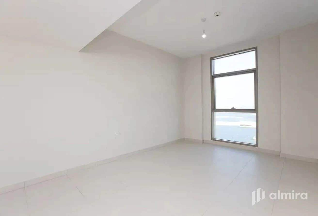 High Floor | Vacant | Prime Location