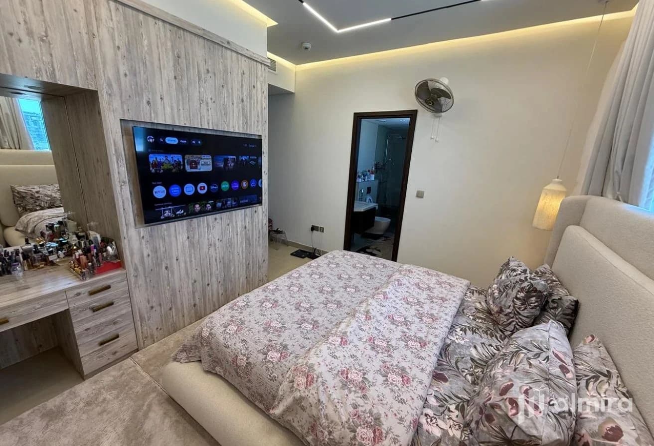 Single Row Corner | Huge Plot | Fully Furnished