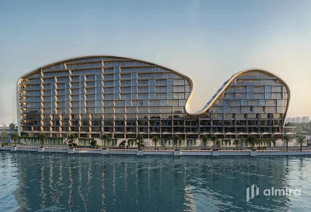 Luxurious Living | 1BR with Balcony | Waterfront
