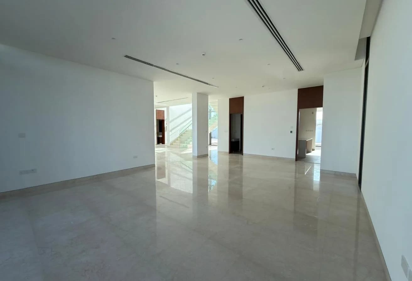 Single Row Corner | Vacant | Waterfront Living