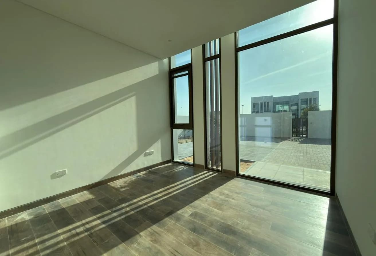 Single Row Corner | Vacant | Waterfront Living