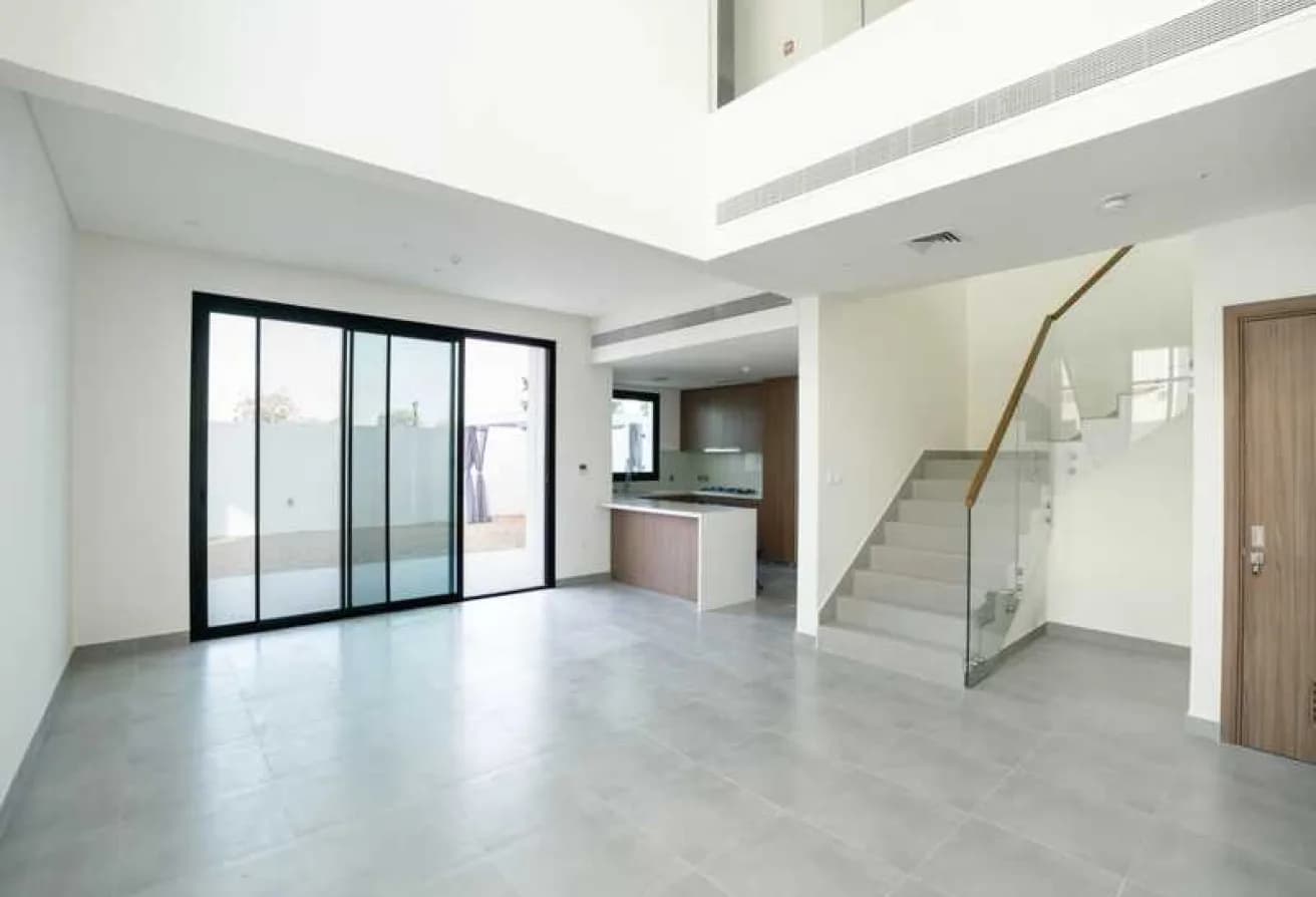 Near The Park | Single Row | Prime Location