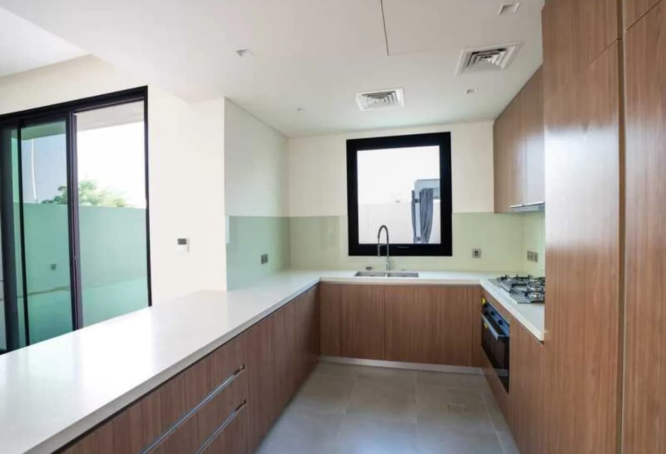 Near The Park | Single Row | Prime Location