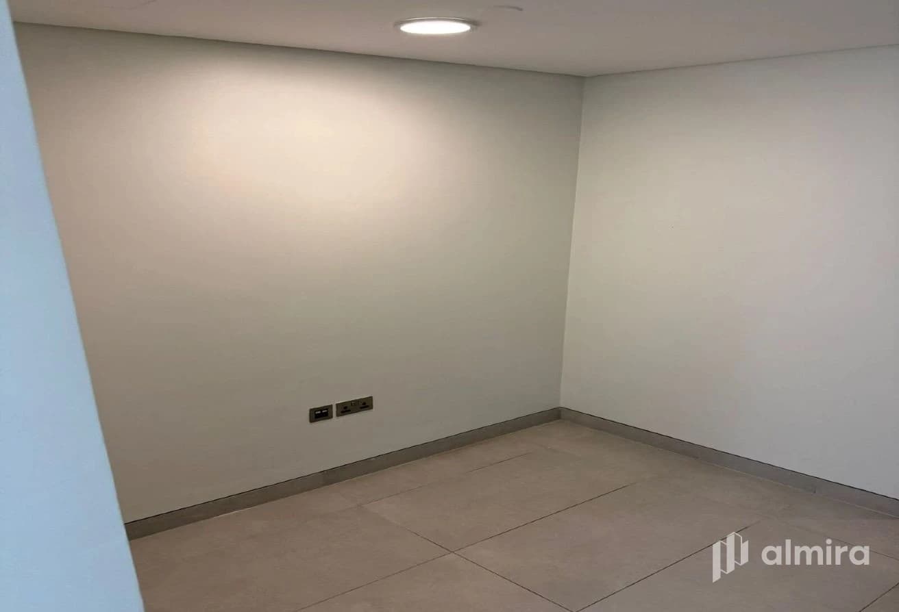 Partial Sea View | 2 Balconies | Well Maintained