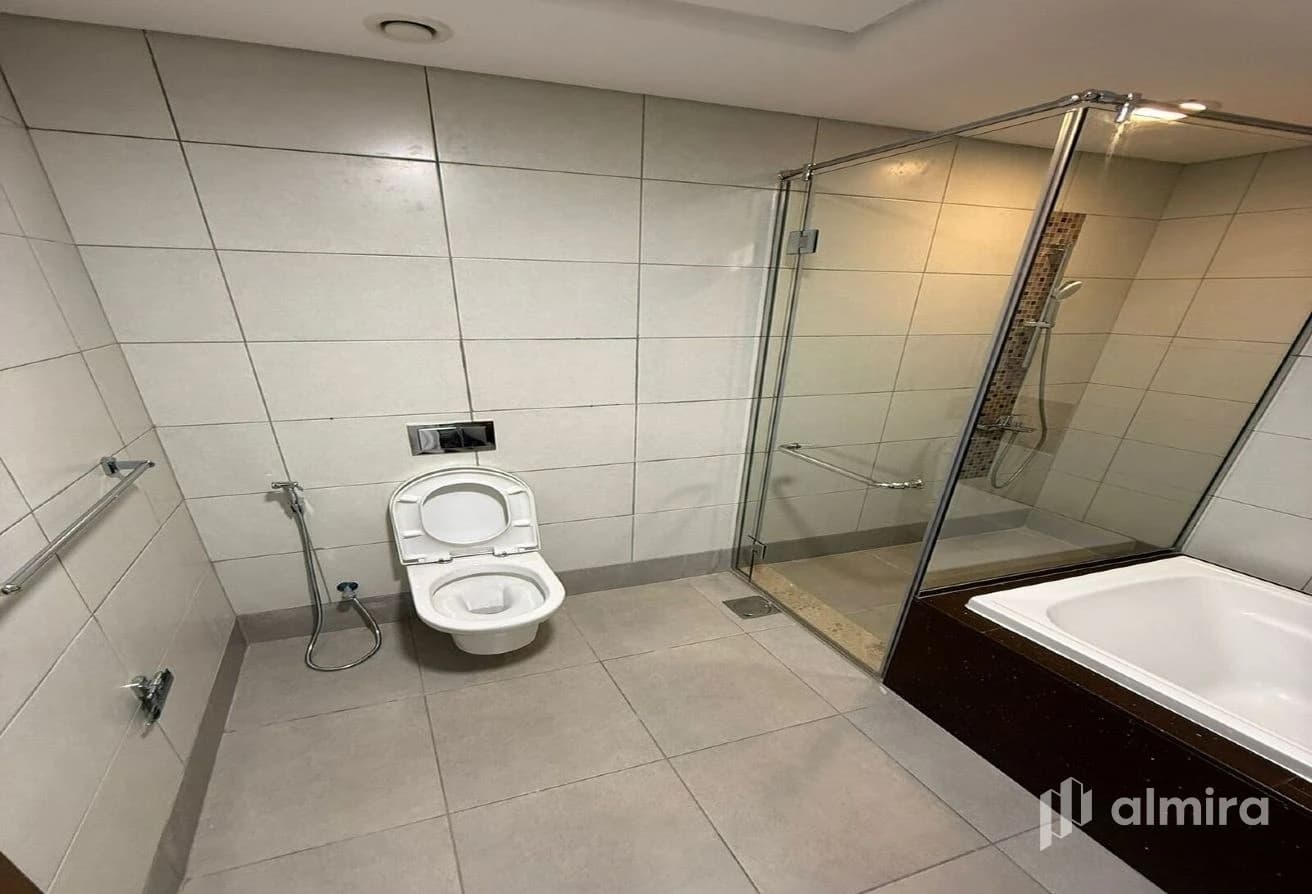 Partial Sea View | 2 Balconies | Well Maintained