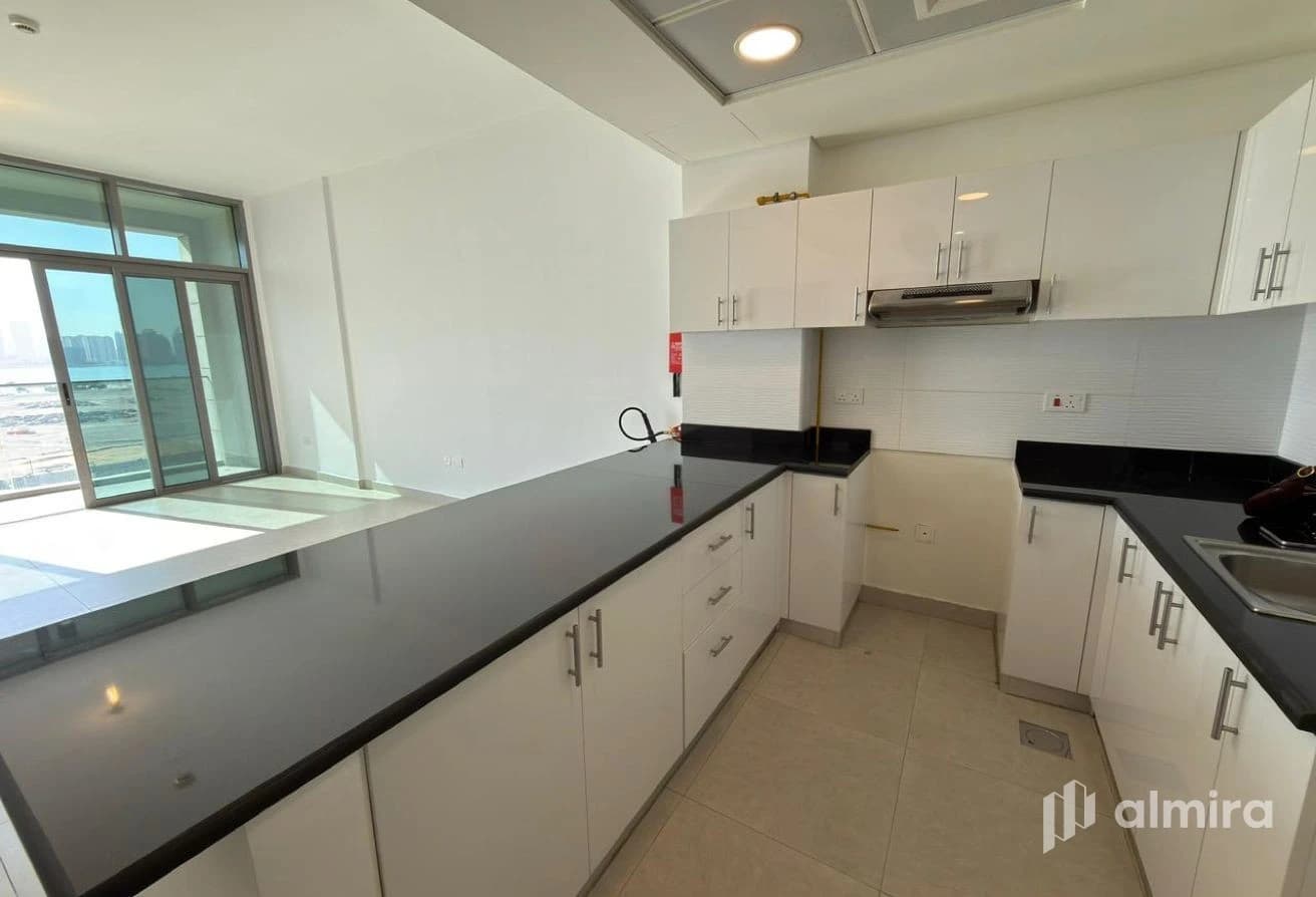 Sea View | Low Floor | Pristine Condition