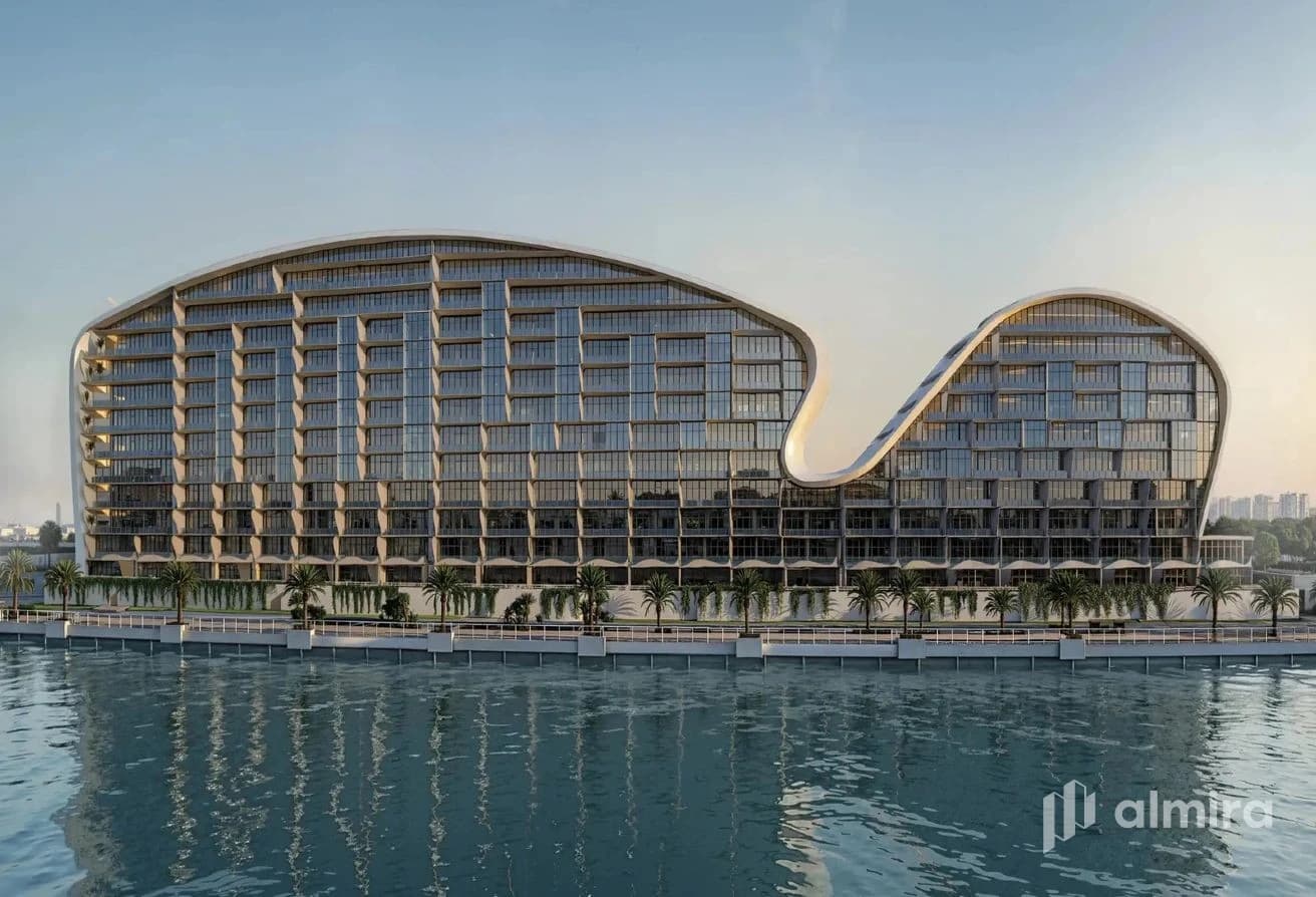Luxurious Living | 1BR with Balcony | Waterfront